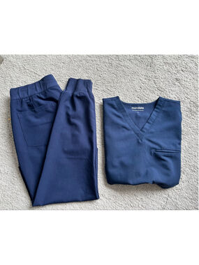 Women's Mandala Scrub Set Joggers and V-Neck Top Navy Blue Size M